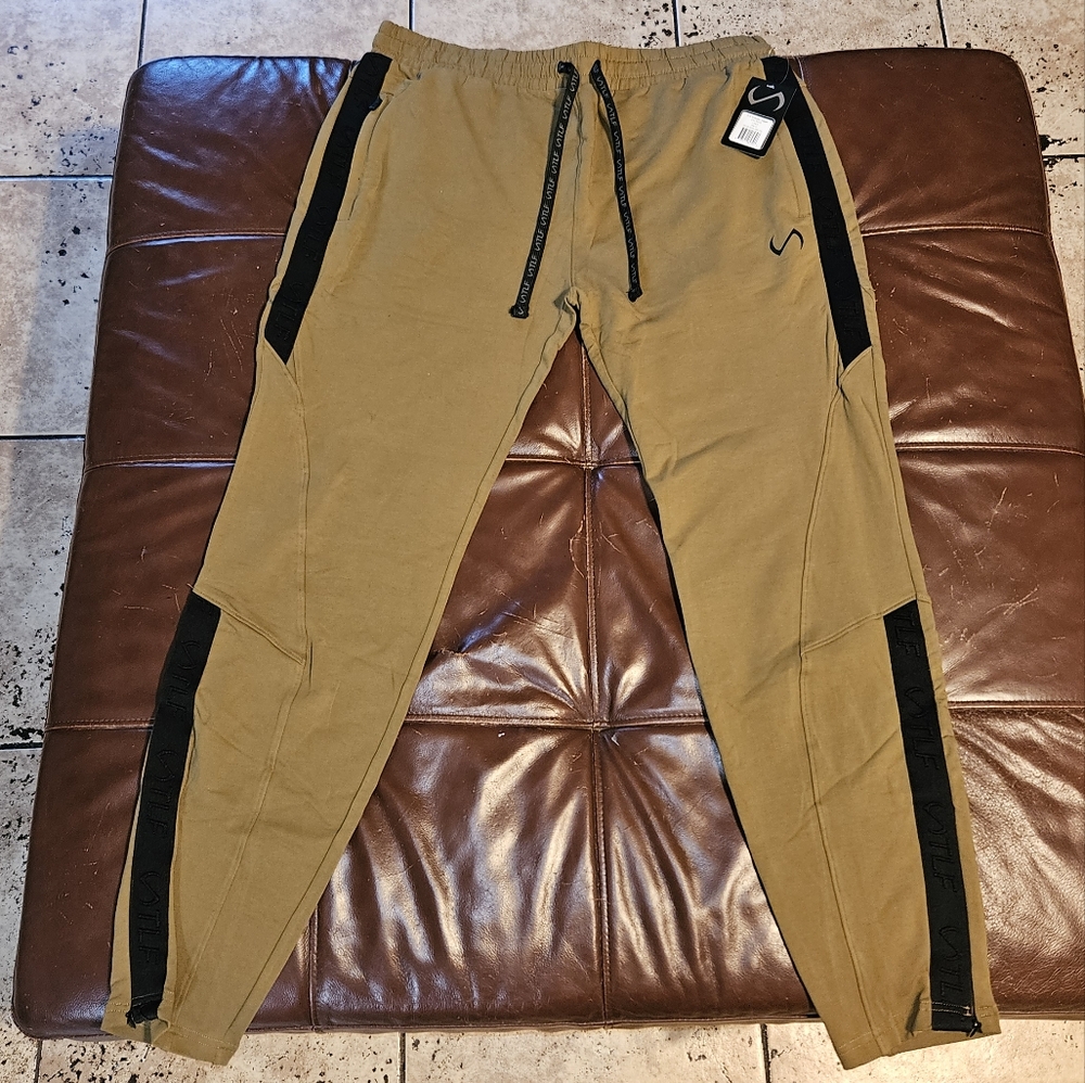 TLF Charger Joggers Lizard Mens Pants